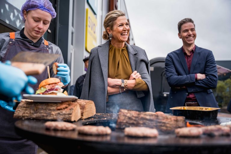 Koningin Maxima brengt bezoek aan SVO vakopleiding food